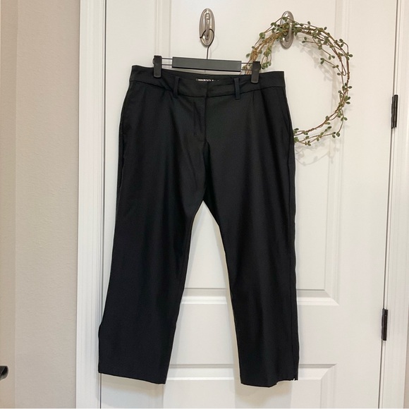 Nike Pants - Nike Golf Women's Tournament Crop Pants Size 10, EUC